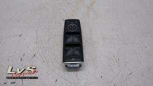 Gebruikte Elektrisch Raam Schakelaar Mercedes C Estate (S204) 2.2 C-200 CDI 16V BlueEFFICIENCY Prijs € 25,00 Margeregeling aangeboden door LvS Carparts