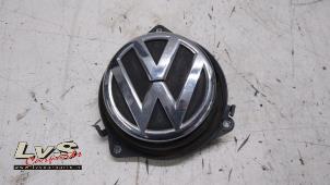 Gebruikte Handgreep Achterklep Volkswagen Golf VI (5K1) 2.0 TDI 16V Prijs € 25,00 Margeregeling aangeboden door LvS Carparts