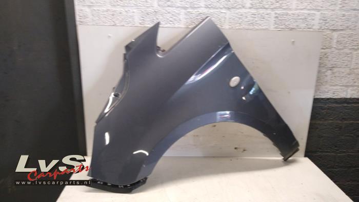 Mercedes Vito Front wing, left