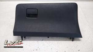 Gebruikte Dashboardkastje Toyota Yaris III (P13) 1.33 16V Dual VVT-I Prijs € 30,00 Margeregeling aangeboden door LvS Carparts