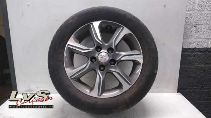 Hyundai IX20 Wheel + tyre