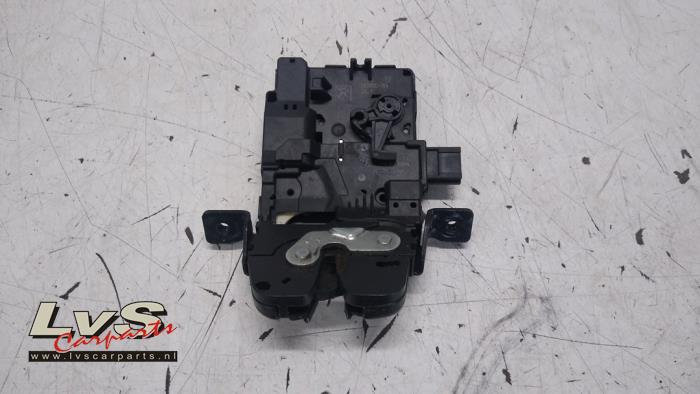 Landrover Discovery Tailgate lock mechanism