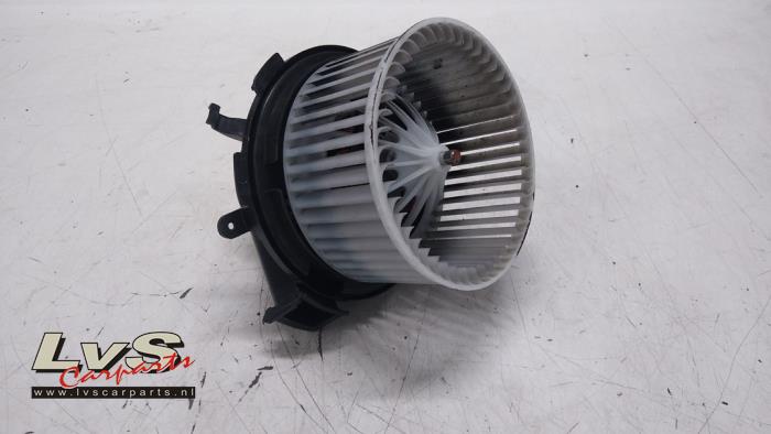 Volkswagen Crafter Heating and ventilation fan motor
