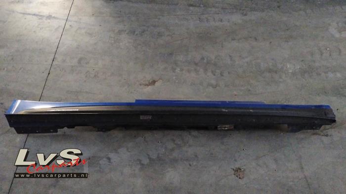 BMW 4-Serie Side skirt, right