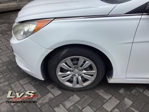 Gebruikte Scherm links-voor Hyundai Sonata 2.0 16V CVVT Prijs € 125,00 Margeregeling aangeboden door LvS Carparts