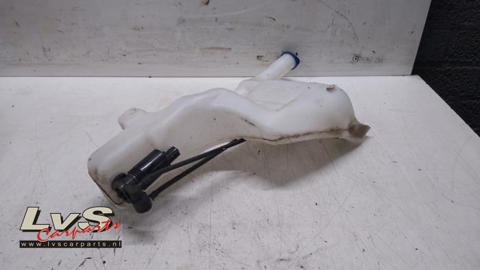 Ford B-Max Front windscreen washer reservoir