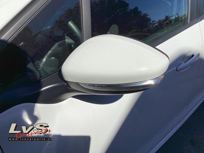 Peugeot 208 Left door mirror cover
