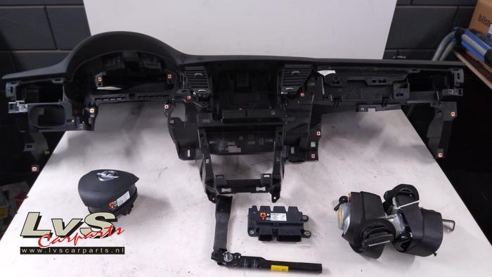 Opel Astra Airbag set + dashboard