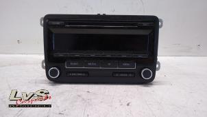 Gebruikte Radio CD Speler Volkswagen Polo V (6R) 1.2 12V BlueMotion Technology Prijs € 35,00 Margeregeling aangeboden door LvS Carparts