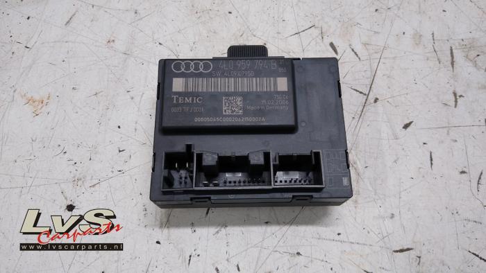 Audi Q7 Central door locking module