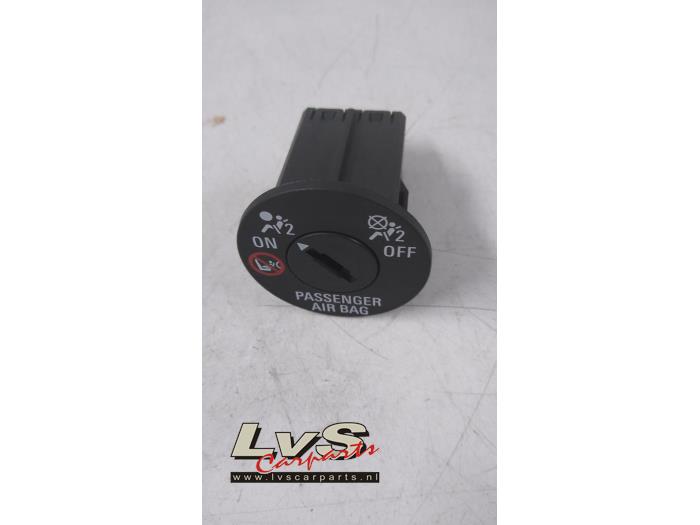 Opel Astra Airbag switch