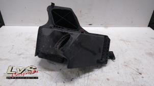 Gebruikte Luchtfilterhuis Audi Q5 (8RB) 2.0 TFSI 16V Quattro Prijs € 30,00 Margeregeling aangeboden door LvS Carparts