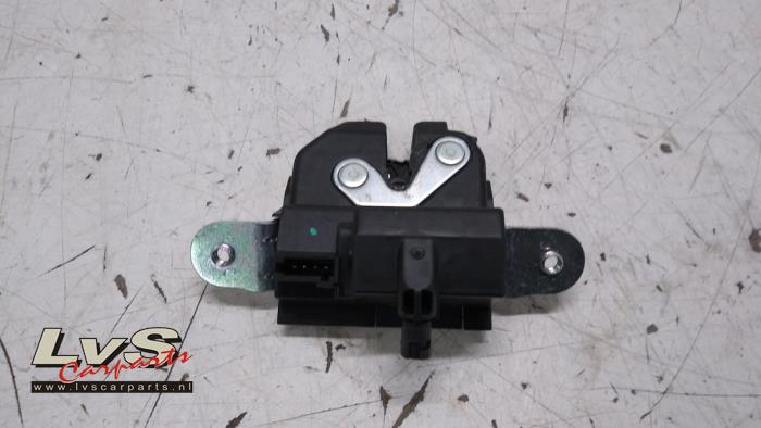 Opel Corsa Tailgate lock mechanism