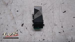 Gebruikte Schakelaar Stoelverstelling DS Automobiles DS 7 Crossback 1.6 16V PureTech 225 Prijs € 30,00 Margeregeling aangeboden door LvS Carparts