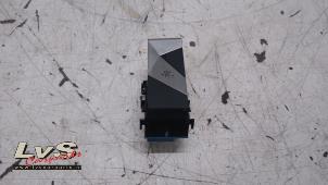 Gebruikte Schakelaar Stoelverstelling DS Automobiles DS 7 Crossback 1.6 16V PureTech 225 Prijs € 30,00 Margeregeling aangeboden door LvS Carparts