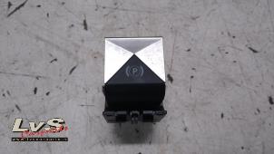 Gebruikte Handrem schakelaar DS Automobiles DS 7 Crossback 1.6 16V PureTech 225 Prijs € 30,00 Margeregeling aangeboden door LvS Carparts