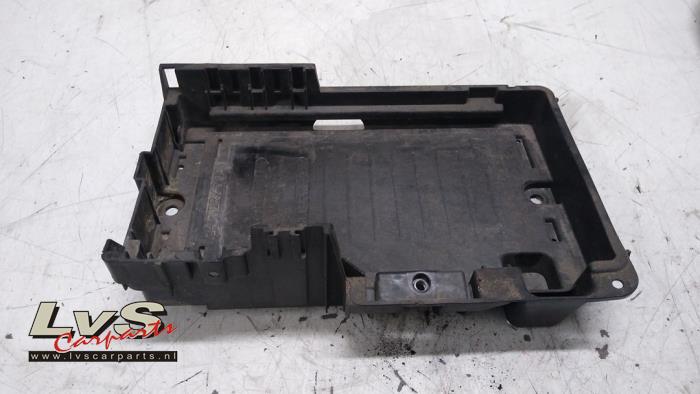 Opel Meriva Battery box