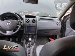 Gebruikte Airbag set + dashboard Dacia Duster (HS) 1.2 TCE 16V Prijs op aanvraag aangeboden door LvS Carparts