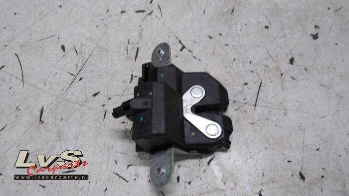 Opel Corsa Tailgate lock mechanism