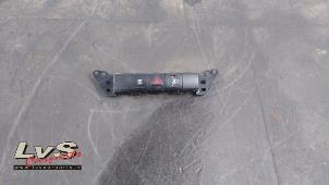Gebruikte Paniekverlichtings Schakelaar Jeep Compass (MK49) 2.4 16V 4x4 Prijs € 20,00 Margeregeling aangeboden door LvS Carparts
