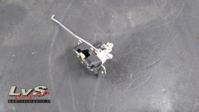Chevrolet Spark Tailgate lock mechanism