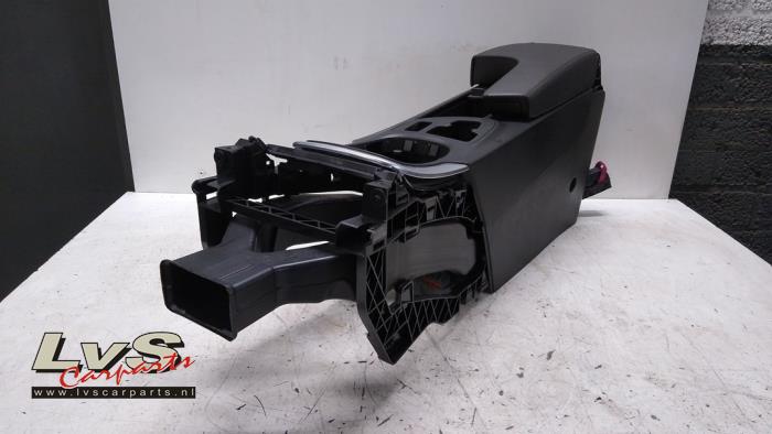 Opel Insignia Middle console