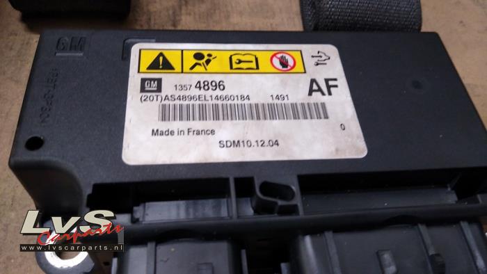 Airbag set + dashboard van een Opel Astra J (PC6/PD6/PE6/PF6) 1.3 CDTI 16V EcoFlex 2011