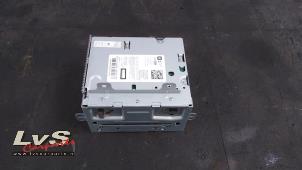 Gebruikte Radio CD Speler Opel Astra J Sports Tourer (PD8/PE8/PF8) 2.0 CDTI 16V 165 Prijs € 175,00 Margeregeling aangeboden door LvS Carparts