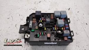 Gebruikte Zekeringkast Opel Corsa E 1.4 16V Bi-Fuel Prijs € 50,00 Margeregeling aangeboden door LvS Carparts