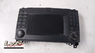 Gebruikte Display Multi Media regelunit Mercedes Sprinter 3,5t (906.63) 311 CDI 16V Prijs € 605,00 Inclusief btw aangeboden door LvS Carparts