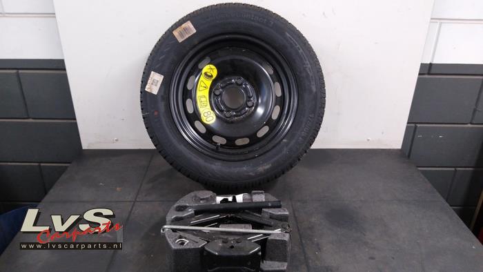 Ford Fiesta Jackkit + spare wheel