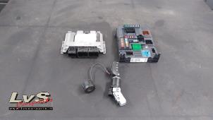 Gebruikte Computer Motormanagement Peugeot 208 I (CA/CC/CK/CL) 1.4 16V Prijs € 250,00 Margeregeling aangeboden door LvS Carparts