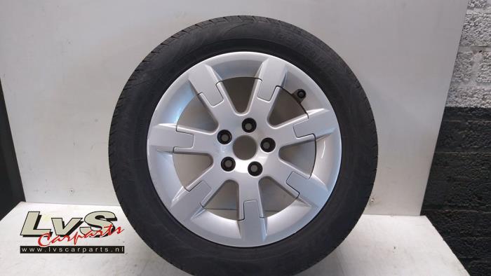 Volkswagen Polo Wheel + tyre
