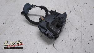 Gebruikte Slotmechaniek Portier 4Deurs links-achter Smart Forfour (453) 1.0 12V Prijs € 50,00 Margeregeling aangeboden door LvS Carparts