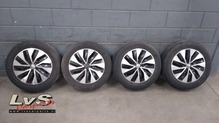 Volkswagen Polo Set of wheels + tyres
