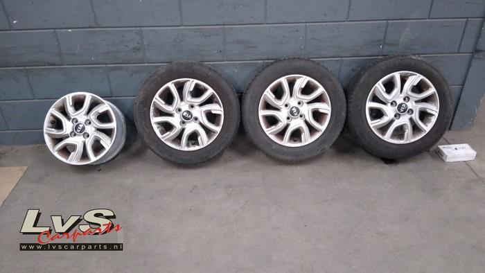 Kia Picanto Set of wheels + winter tyres