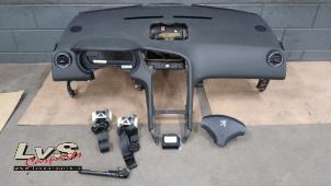 Gebruikte Airbag set + dashboard Peugeot 5008 I (0A/0E) 1.6 THP 16V Prijs € 695,00 Margeregeling aangeboden door LvS Carparts