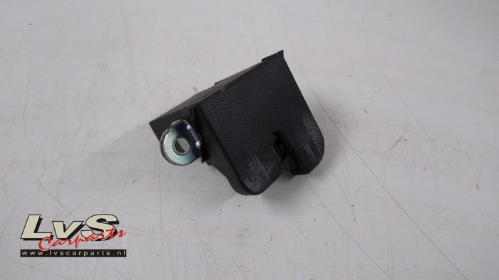 Volkswagen Golf Tailgate lock mechanism