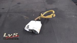 Gebruikte Slotmechaniek Portier 4Deurs links-voor Mazda 3 Sport (BL14/BLA4/BLB4) 2.0i MZR 16V Prijs € 40,00 Margeregeling aangeboden door LvS Carparts