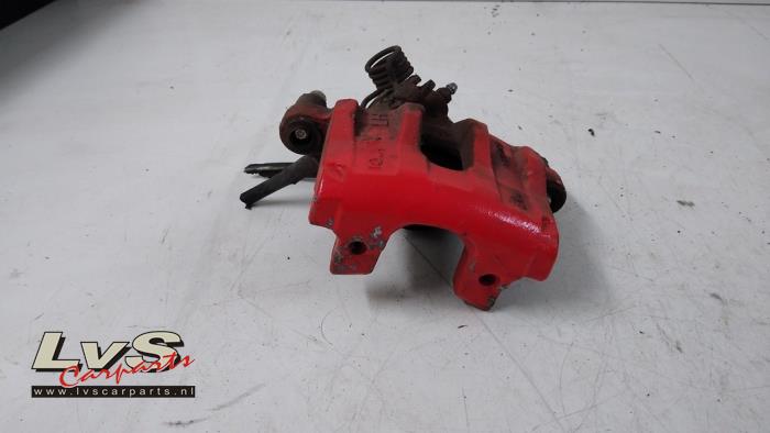 Mazda 3. Bremszange links hinten