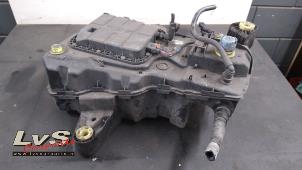 Gebruikte Adblue tank Peugeot Partner (GC/GF/GG/GJ/GK) 1.6 BlueHDi 120 Prijs € 423,50 Inclusief btw aangeboden door LvS Carparts