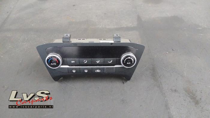 Hyundai I20 Air conditioning control panel