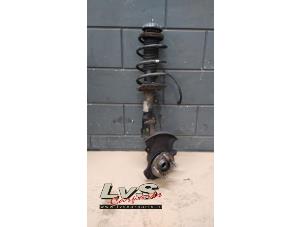 Gebruikte Mac Phersonpoot links-voor Hyundai i20 (GBB) 1.2i 16V Prijs € 100,00 Margeregeling aangeboden door LvS Carparts