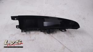 Gebruikte Display Interieur Mazda 3 Sport (BL14/BLA4/BLB4) 2.0i MZR 16V Prijs € 75,00 Margeregeling aangeboden door LvS Carparts