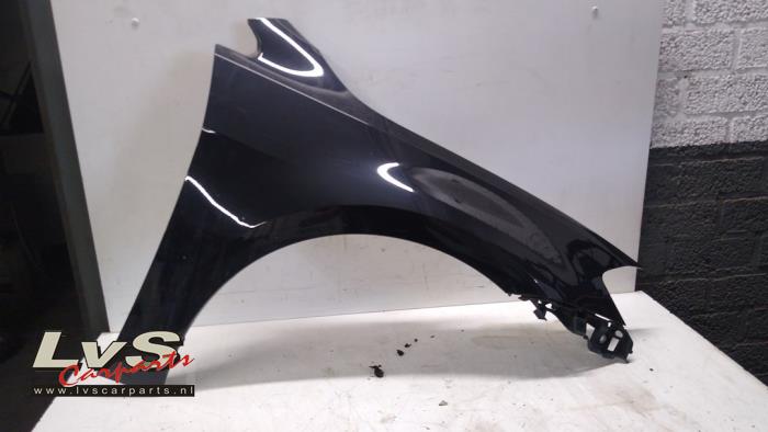 Volkswagen Golf Front wing, right