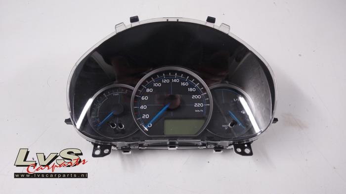 Toyota Yaris Tacho - Kombiinstrument KM