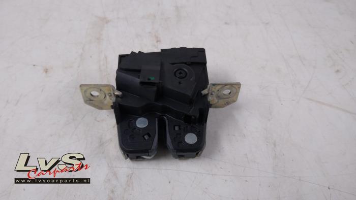 Mercedes A-Klasse Tailgate lock mechanism