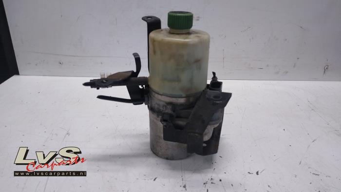 Volkswagen Polo Power steering pump