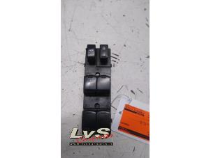Gebruikte Schakelblok ruiten Nissan Note (E12) 1.2 DIG-S 98 Prijs € 35,00 Margeregeling aangeboden door LvS Carparts