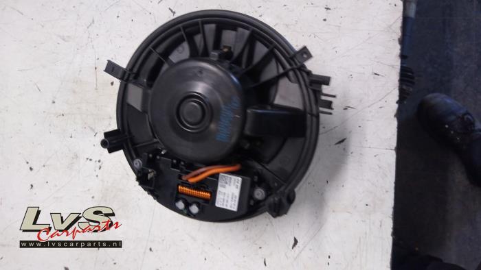 Volkswagen Golf Heating and ventilation fan motor